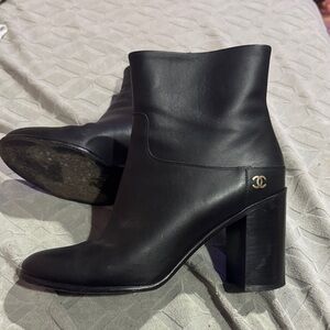 CHANEL Black Heeled Leather Boots